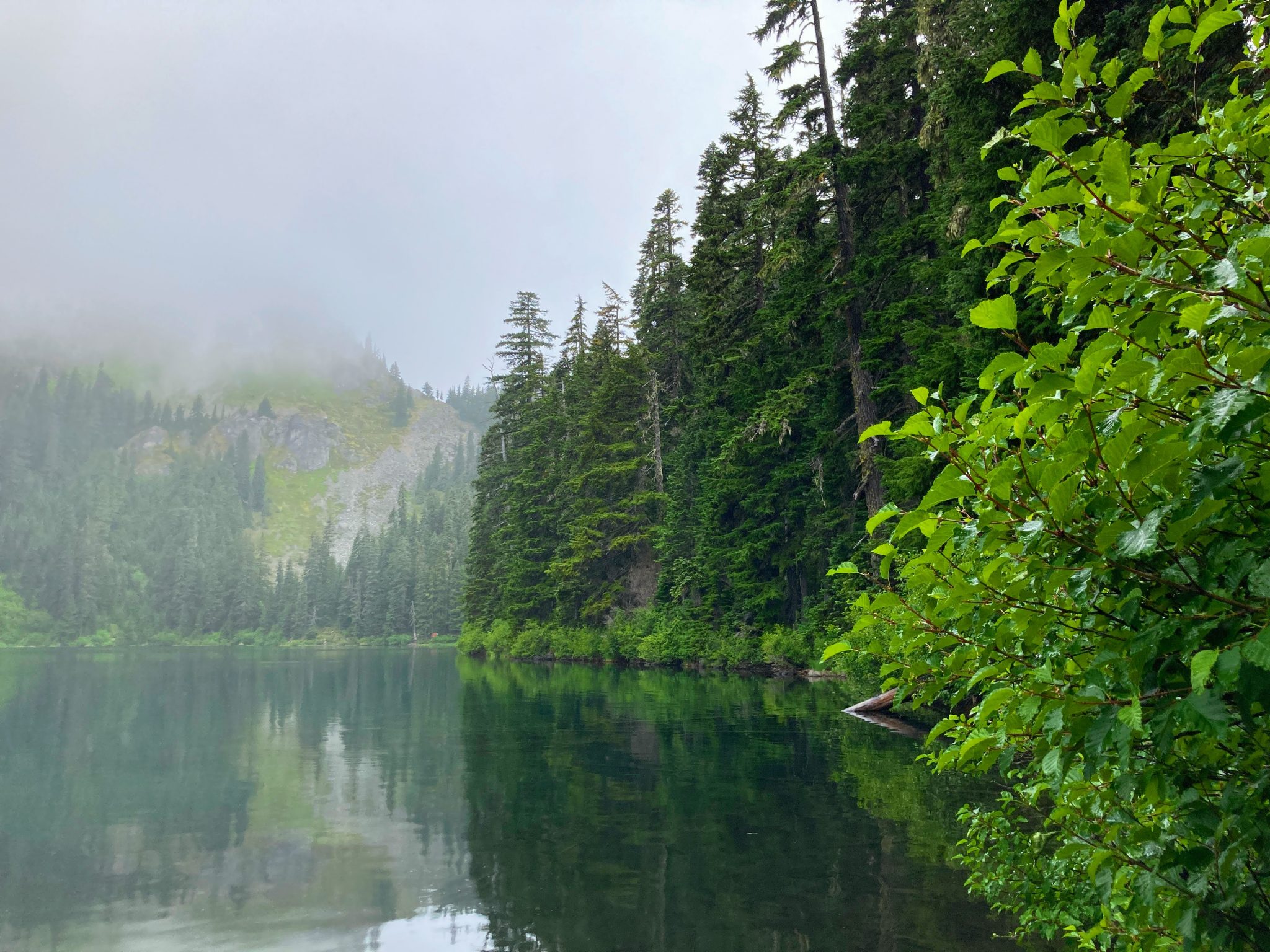 Hike to Mirror Lake and Cottonwood Lake near Snoqualmie Pass Ordinary
